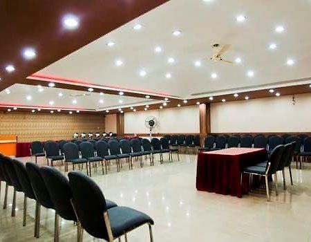 Didi Hotel Lucknow Esterno foto