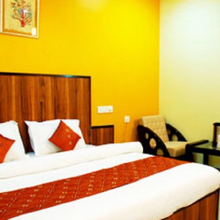 Didi Hotel Lucknow Esterno foto